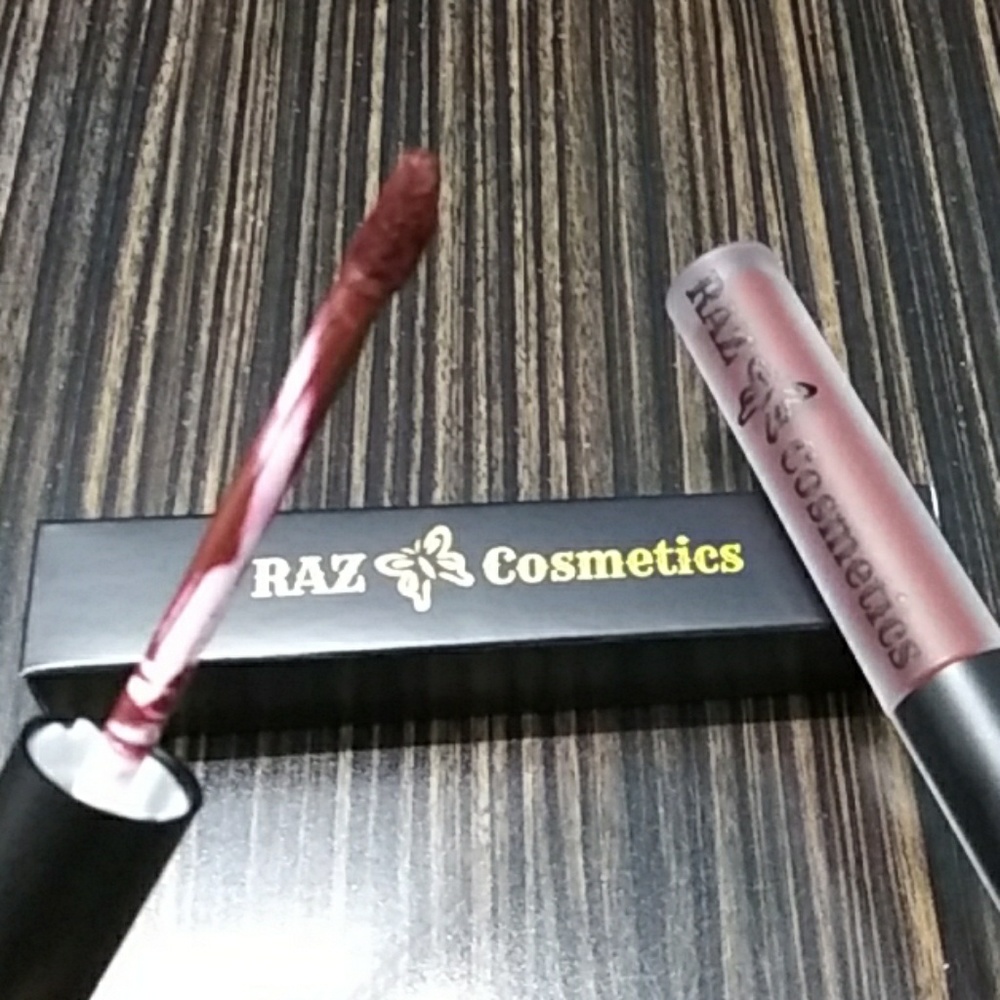 RAZ Cosmetics - Picture 2 of 3